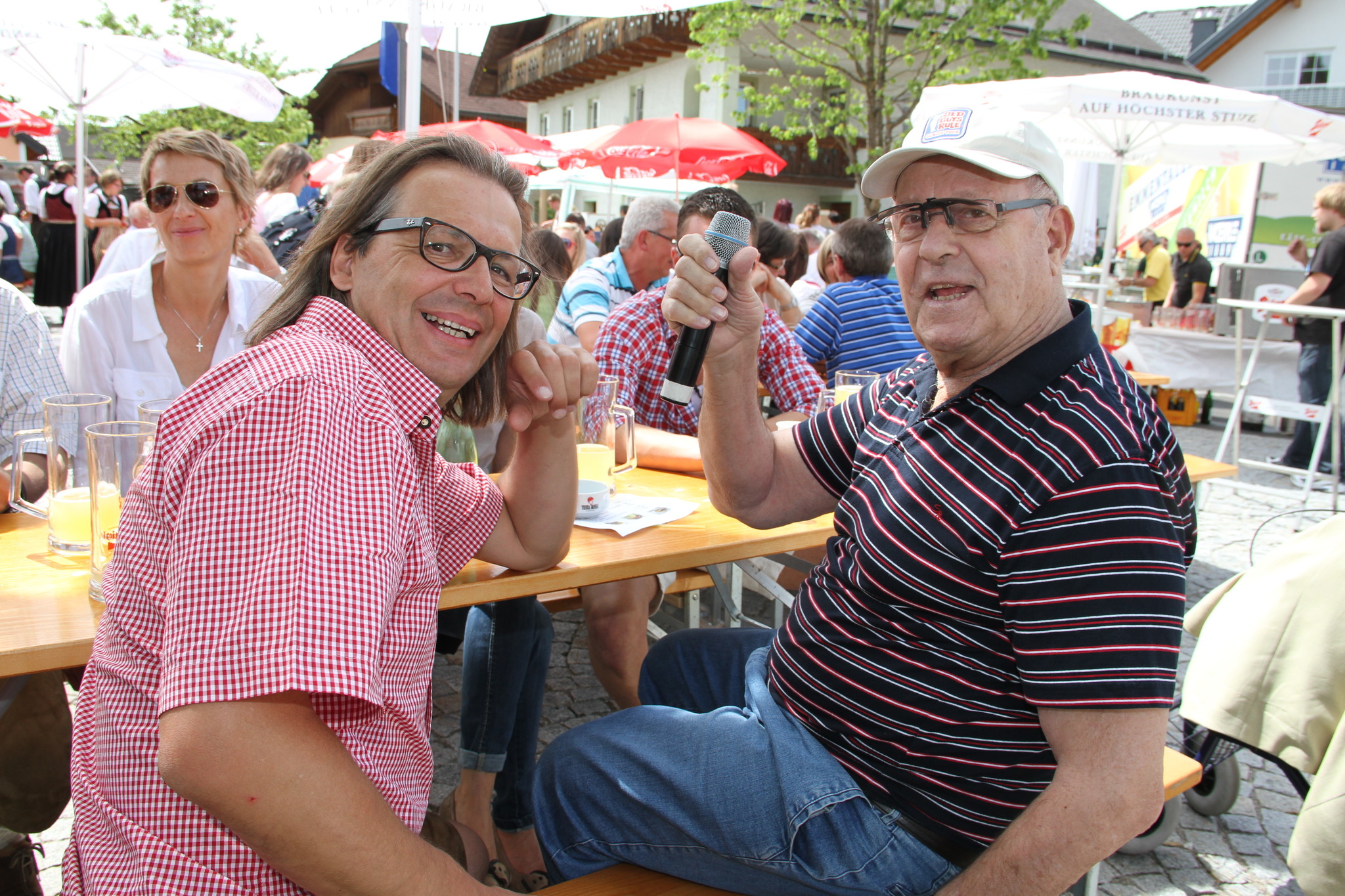 Henndorfer erzählten heitere Geschichten aus ihrem Dorfleben Flachgau