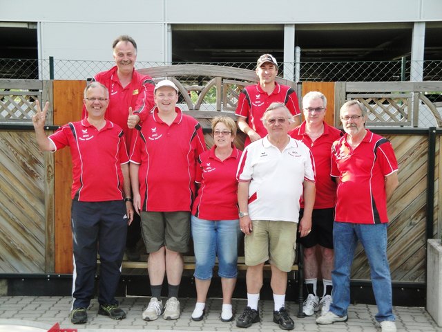 So sehen Sieger aus.
Von links nach rechts:
Rudolf Galli, Alfred “Alfi” Steurer, Andreas Zeh, Maria Mathais, “Maxette” Ettenauer, Franz Xaver Pischinger, “Rudiette” und “Mile” Trailovic.
