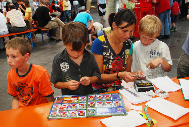 RIED (ebd). Ab 30. Mai öffnet die Messe Ried die Halle 13 (Zugang über Halle 14) für die Panini-Tauschbörse. An insgesamt vier Mittwochen geht Innviertels größte Tauschbörse jeweils von 15 bis 17.30 Uhr über die Bühne. Die Termine sind: 30. Mai, 6., 13. und 20. Juni. Der Eintritt ist frei! Infos: www.messe-ried.at.