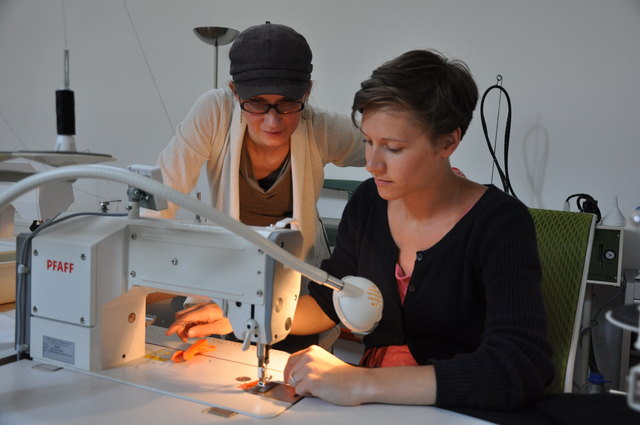 Präzision trifft Perfektion: im schnittBOGEN hat man die Möglichkeit eigene Designer-Träume in die Tat umzusetzen - mit professioneller Unterstützung.
