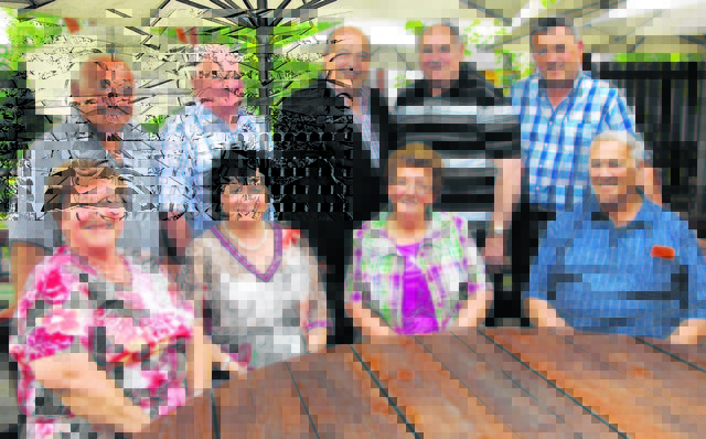 BO M. Divo, A. Schantl, LGF Fr. Roll, F. Braunegger und Bgm. M. Tatzl mit J. Ottenbacher, W. Strassberger, M. Höcher und P. Schmidbauer. | Foto: Anton Barbic