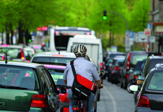 "Schwächere" Verkehrsteilnehmer (u. a. Radler) sind stärker gefährdet.