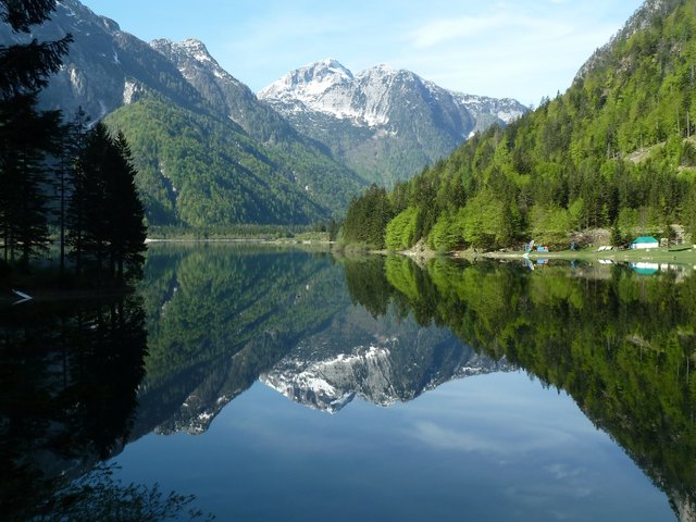 morgens um neun Uhr, Spiegel im Lago di Predil