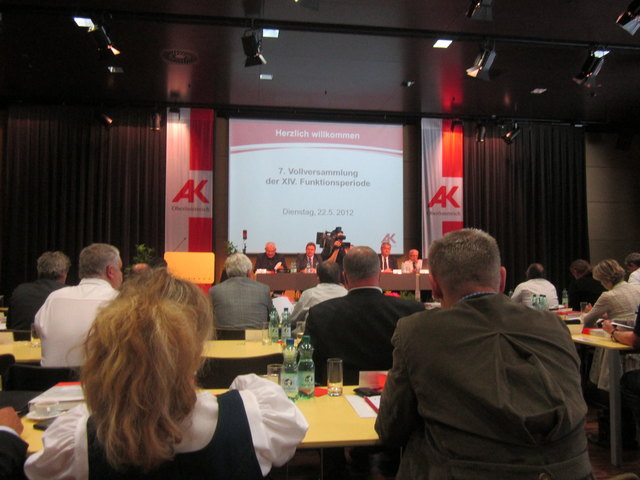 Politik transparent – ein Blick hinter die Kulissen des oberösterreichischen ArbeitnehmerInnen-Parlaments!