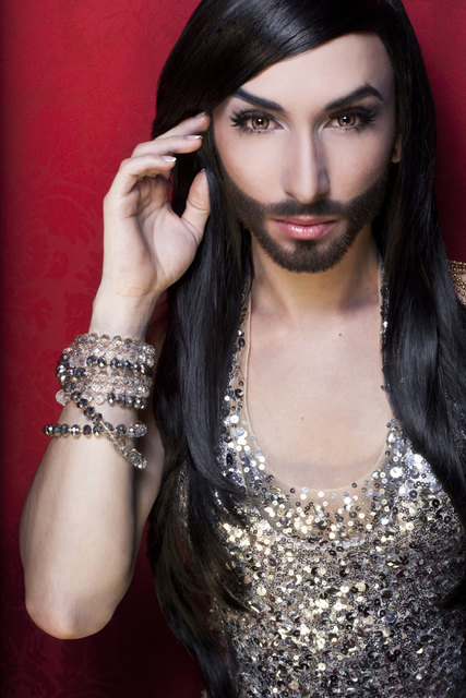 Conchita Wurst wird bei diesem Fashionabend eigens für sie kreierte Modelle präsentieren. | Foto: Etschmaier