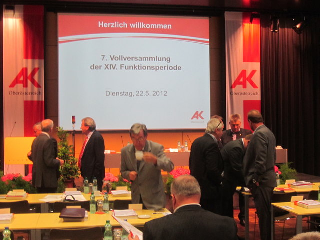 Politik transparent – ein Blick hinter die Kulissen des oberösterreichischen ArbeitnehmerInnen-Parlaments!