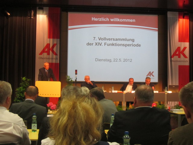 Politik transparent – ein Blick hinter die Kulissen des oberösterreichischen ArbeitnehmerInnen-Parlaments!