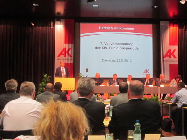 Politik transparent – ein Blick hinter die Kulissen des oberösterreichischen ArbeitnehmerInnen-Parlaments!