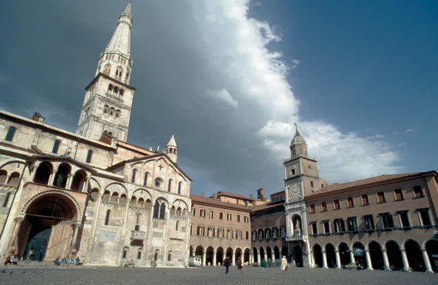 Modena, Emilia Romagna: Piazza Grande, Kathedrale und Turm "Ghirlandina" | Foto: Vito Arcomano, Fototeca ENIT