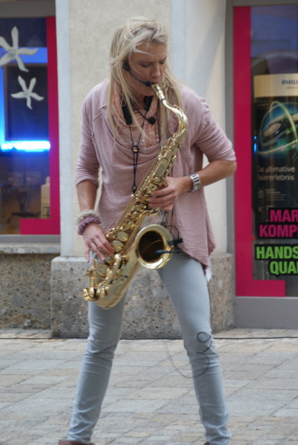 Die Saxophonistin Maria Kofler wusste das Unterdorf zu beleben.