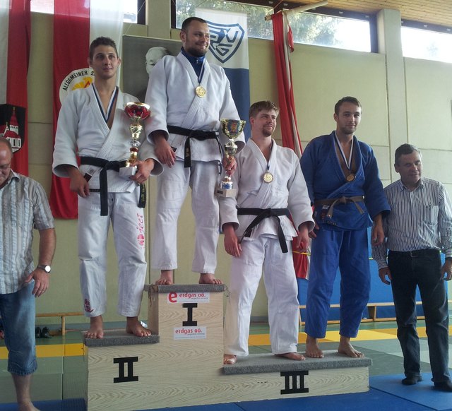 Pointner Bernhard (blauer Kimono) 3. Platz bis 81kg.