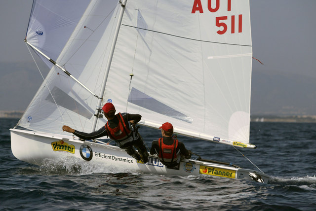 Das Segelduo Hussl/Bildstein holte beim Weltcup in Holland einen Podestplatz.