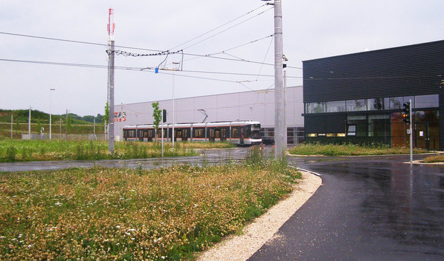 Die Remise Weingartshof ist eine der zwei Straßenbahn-Remisen der Linz AG und befindet sich im Gemeindegebiet Leonding. Die Straßenbahnlinie 3 wendet in der Remise. | Foto: Scheuchl