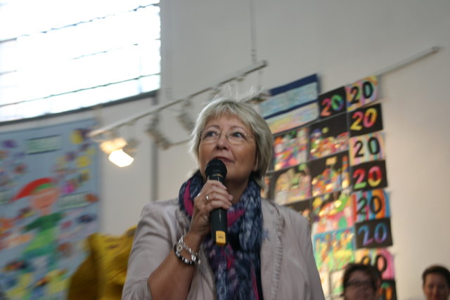 Susanne Brandsteidl, Stadtschulratspräsidentin bewundert die künstlerischen Hochleistungen.
