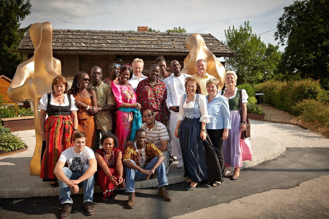 Studenten aus etlichen afrikanischen Staaten musizierten und kochten gemeinsam mit Hochburger Vereinen | Foto: Franz Xaver Gruber Gemeinschaft /Seelentium Pressedienst Agentur Wolfgang Reindl ReiWo