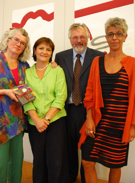 Die Koordinatorinnen: Hermi Wittmann, Regina Tonitz und Gabi Eichholzer (v.l.n.r), mit Schulinspektor Gerhard Tuschel.