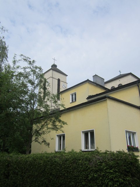 Ivica Stojak: Die Pfarrkirche Hl. Geist, Attnang-Puchheim. Weitere Infos unter: www.pfarre-attnang.at