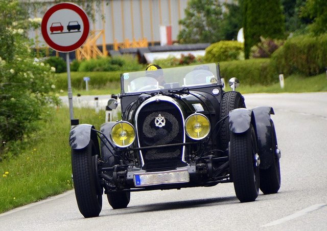 Jubiläumsfahrt Bregenz - Wien. 40 Jahre Automobil Veteranen Club Austria