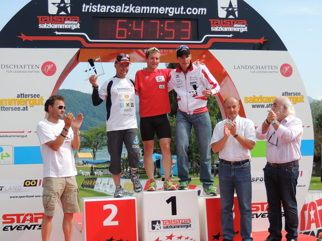 "Tri-Star": Martin Falch (2. v. l.) wurde ausgezeichneter Zweiter am Attersee.