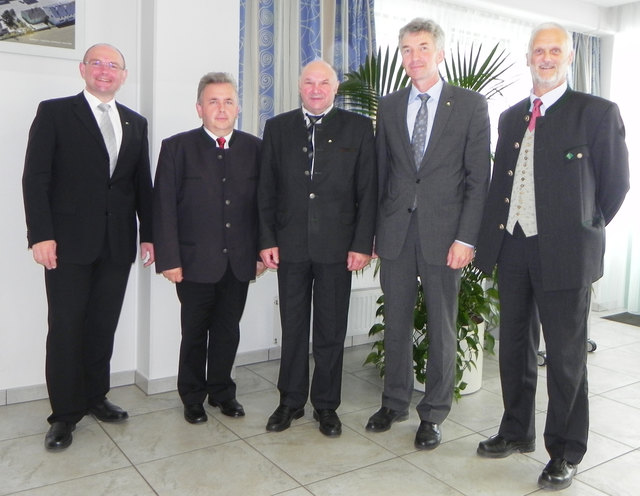 Bild vlnr: GF. Dir. Ing. Johann Bayr, LAbg. Franz Mold, Obm. ÖKR Emmerich Thaler, DI Dr. Johannes Lang (Vorsitzender des RWA Aufsichtsrates), BH HR Dr. Michael Widermann