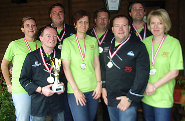 v.l.n.r. Rita Gehmaier , Gerhard Rabmayr (Reiterwirt), Michael Gehmaier, Katja Schmid, Willi Lind, Thomas Schmid (Teamchef), Alex und Gabi Windischhofer