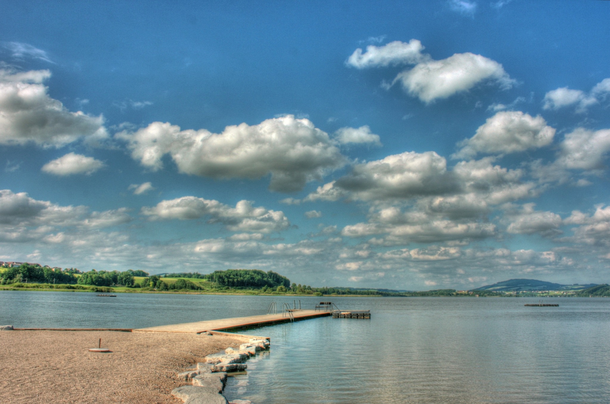 Mit dieser HDR Aufnahme vom Wallerseesteg möchten Franz & ich uns in