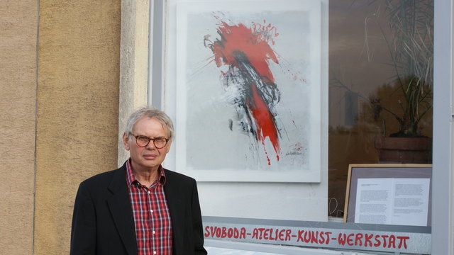 „Ich höre den Jazz nicht, ich sehe ihn“: Robert Weber vor seinem Lieblingswerk der Ausstellung– benannt nach dem Musiker Jimmy Dorsay.