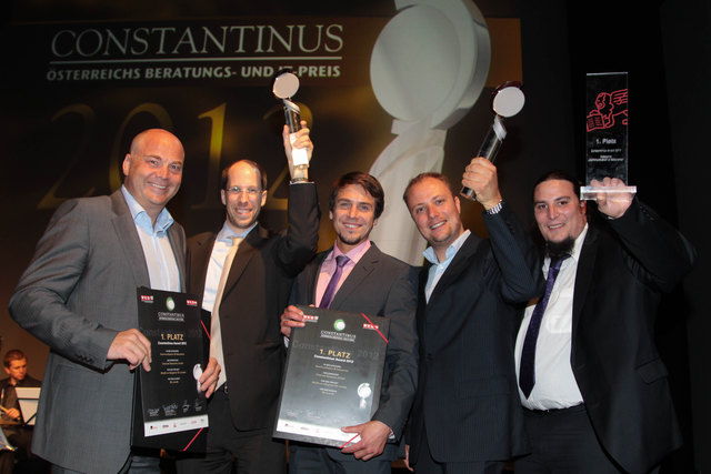 So sehen Sieger aus - v.l.n.r. Ski amadé Managing Director Christoph Eisinger, Unwired Networks CEO Alexander Szlezak, Unwired Networks Technikleiter
Gregor Glashüttner, Ski amadé Operations Manager Mathias Schattleitner, Siegfried Schauer von Ikarus Security Software