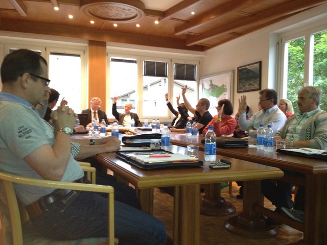 11 von 15 Mandataren stimmten für die Fusion mit Fügen.