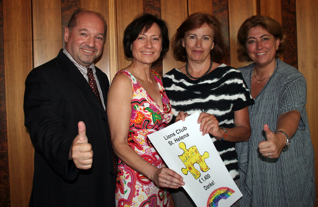 Bezirkshauptmann Dr. Heinz Zimper mit der Lady-Lions-Präsidentin Erna Koprax, Lions-Vizepräsidentin Gabriele Leiss und Mag. Susanne Stokreiter-Strau | Foto: z.V.g.