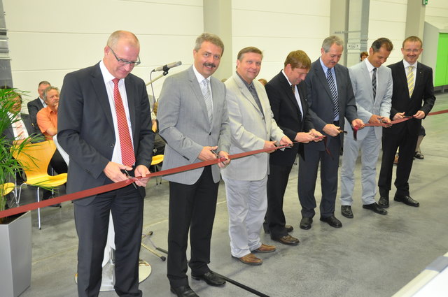 Manfred Durstberger (GF Produktion/Technik), Manfred Nenning (GF Administration/Finanzen), Bürgermeister Erwin Kastner, Konstantin Thomas (AR-Vorsitzender), LR Viktor Sigl, Martin Bergsmann (Sprecher der GF), Werner Kreisl (Bezirkshauptmann Perg) | Foto: Hueck