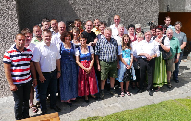 Die 28 angereisten Förderer der neuen Glocke für St. Leonhard
