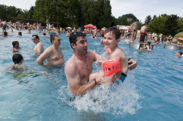 Bei Temperaturen jenseits der 30 Grad zog es viele Salzburger in die Freibäder und an die Badeseen.