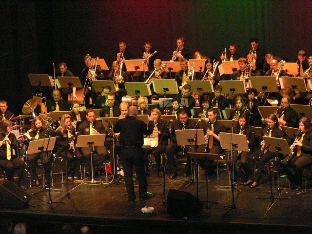 Für perfekte Sommernachtstimmung sorgt am 12. Juli die Bigband der Landesmusikschule.