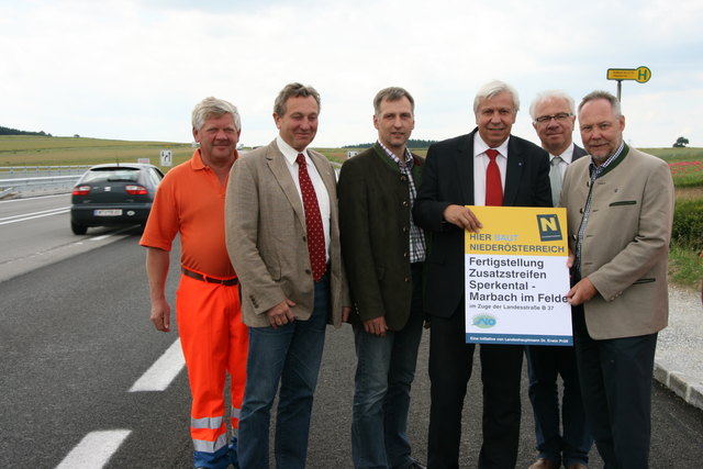 Radinger Gerhard (Straßenmeisterei Gföhl), Dipl.-Ing. Forkert Leopold (Abteilung Brückenbau), BGM Wandl Gerhard, Mag. Heuras Johann (2.Präsident des NÖ Landtages), Dipl.-Ing. Schraml Gerhard (Leiter der Straßenbauabteilung Krems), Dipl.-Ing. Beiglböck Peter (Straßenbaudirektor NÖ)
