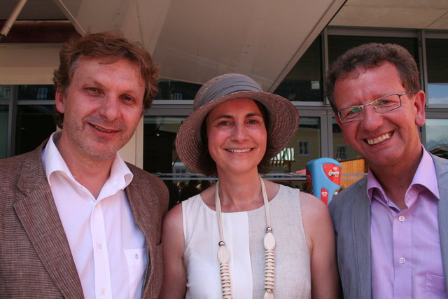 Sie genossen die Stimmung: Christian Vötter und Susanna Vötter-Dankl (Verein Tauriska) mit LAbg. Vize-Bgm. Andreas Wimmreuter (SPÖ).