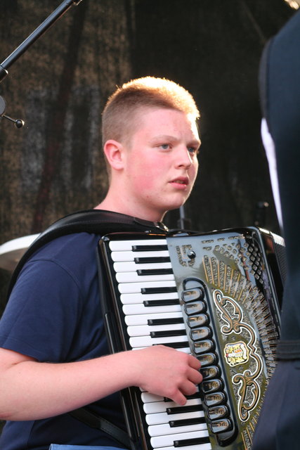 Der Harmonikaspieler des serbischen Volkstanzvereins "Trebava" aus Saalfelden.