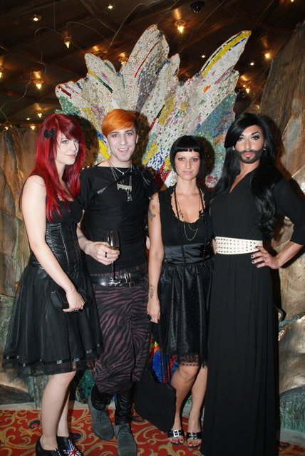 Designer Markus Spatzier und Conchita Wurst stehen für Glitzer und Glamour.