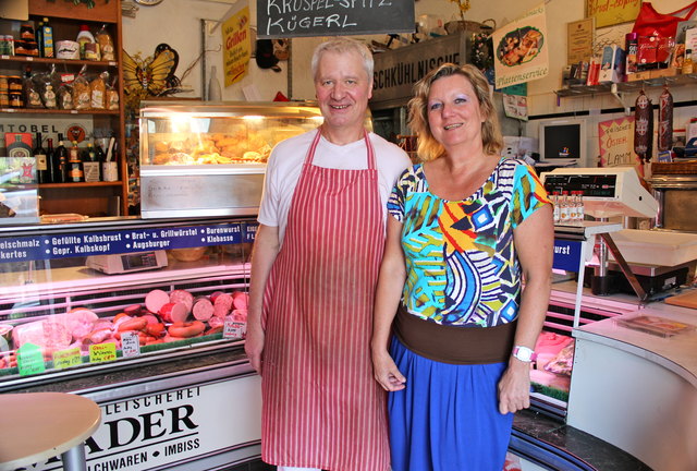 Von Andreas Maders Fleichselcherei gegenüber stammen die Burenwurst und Selchwurst vom "Leo"