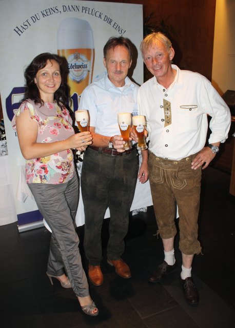 Bettina und Fred Grishaver-Oberhofer sowie Franz Peter Brasdauski von der Brau Union veranstalteten die Verkostung