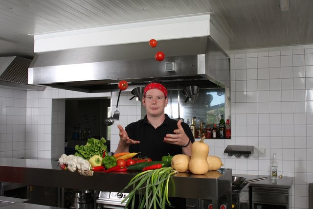 Christoph Feldgitscher ist in seinem Restaurant „diemühle“ in Grabersdorf auch Küchenchef. Jung und dynamisch kreiert er seine Gerichte – mediterran mit regionalen und saisonalen Produkten. | Foto: Feldgitscher
