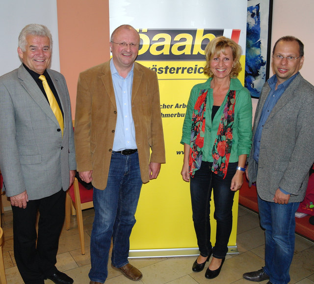 „Mit voller Kraft voraus“: Hörschings Bgm. Gunter Kastler, ÖAAB-Obmann GR Paul Skoda, ÖAAB-Betriebsreferentin Ulli Maschek, ÖAAB-Bezirksobmann Christian Kolarik.