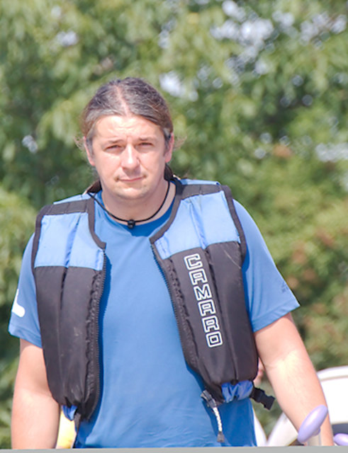 Simon Balazic, Kapitän des gelben Bootes
