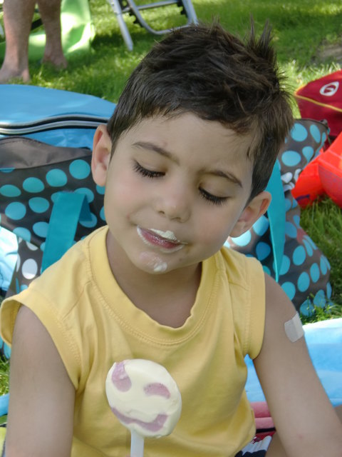 Der Sommer ist für unseren Kleinen die schönste und leckerste Jahreszeit :)