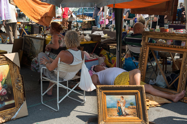 Am Wiener Naschmarkt. "Es ist viel zu heiss"