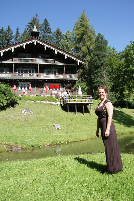 Der Ferienpark beim Museum St. Anton ist die Kulisse für Heidi Adair.