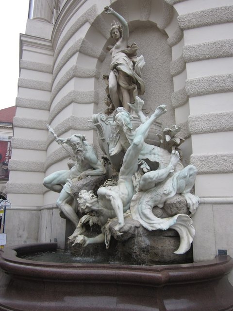 Brunnen am Michaelerplatz