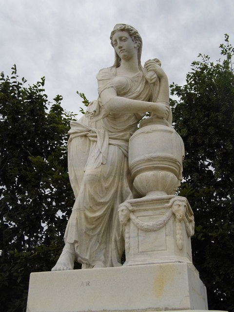 Statue der Artemis im Schlosspark Schönbrunn
