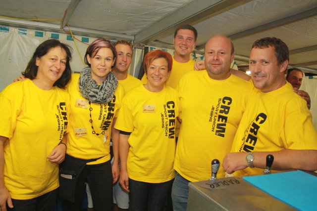 Waltraud, Sabrina, Thomas, Resi, Wolfgang, Alois, Herbert alle aus Jeging