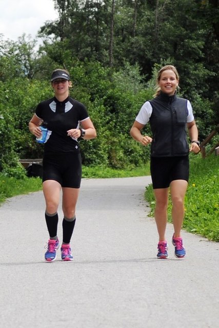 Knapp dahinter und ebenfalls bereits gut in Form: Berni und Julia ...